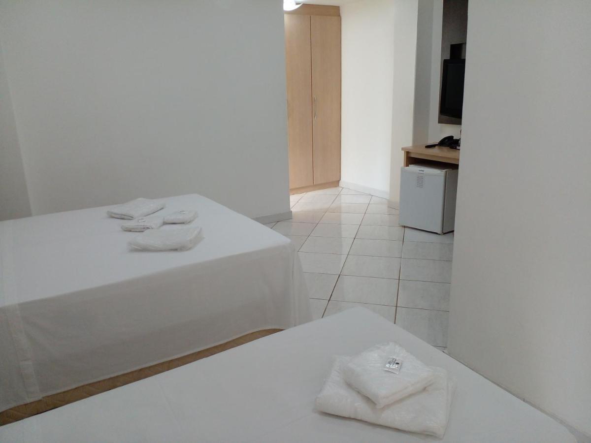 Hotel Minas Brasil Монтіс-Кларус Екстер'єр фото